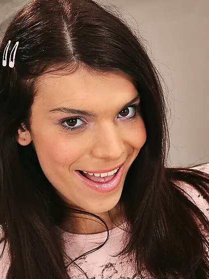 Sexy slim euro chick Gabrielle Della Moon in high heels removes