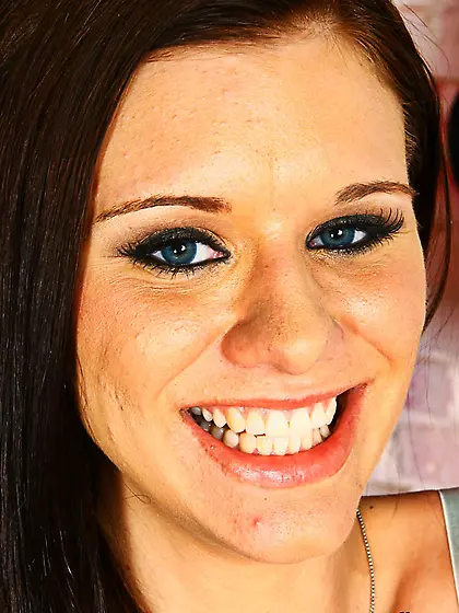 Lexi Lynn gets her pretty face cum plastered after handjob and f