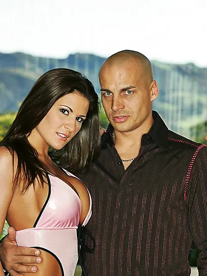 Slutty brunette vixen Austin Kincaid moans hard as she gets her