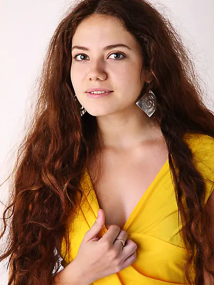 Russian perfect on her knees