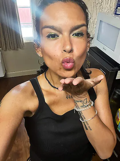 Fuck me as hard as u can the bigger the better