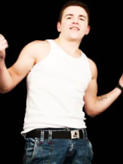 Brunette neillmagic perform anal