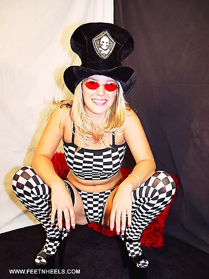 Chastity - Top hat and Heels