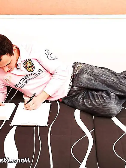 Man Pulverizes a Mature Twat