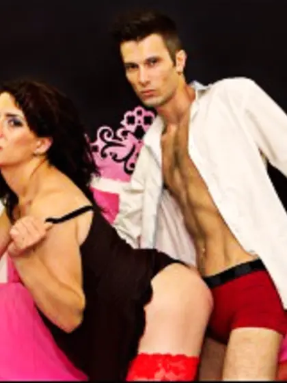 Brunette Elise and Brunette Matt Live Orgasm.