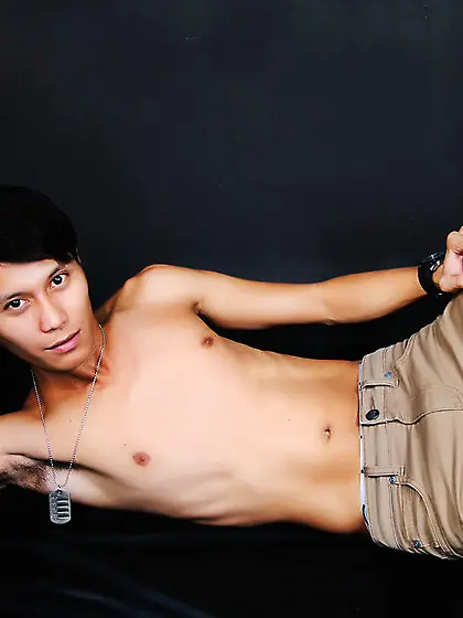 Asian gay MyChocolateDickx like to snapshot