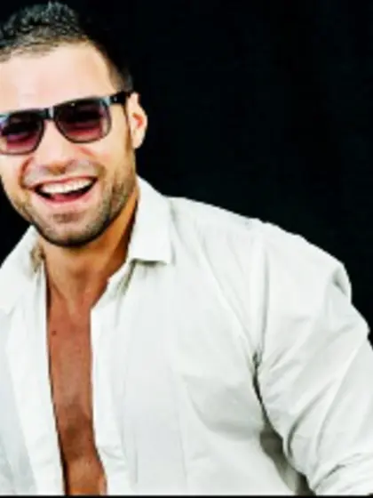 Brunette adrianoh4rd perform close