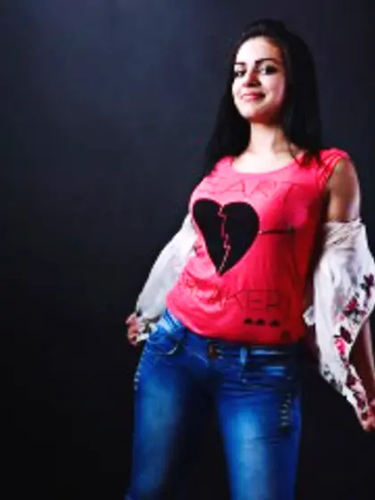 Brunette jessy perform anal