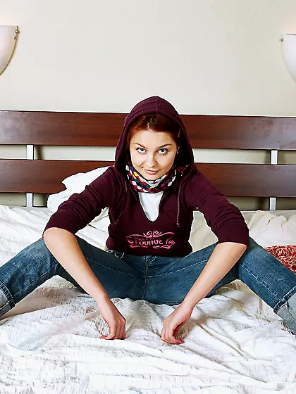 Bala Nubiles takes her sexy blue jeans off and fingers her clean