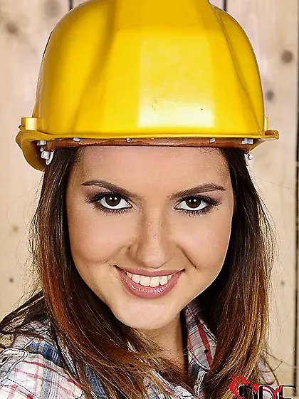 Cute busty teen Agness DDF gets rid of her builder's uniform and