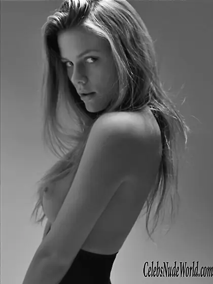 Brooklyn Decker best nude photoshoot