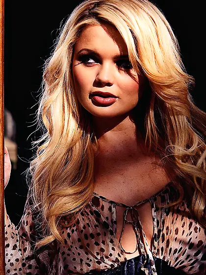 Beautiful long haired blonde Alexis Ford is showing off her grea