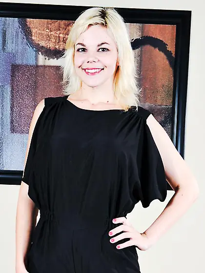 See the hard piston jumping from Alana Evans??? into Alice Frost