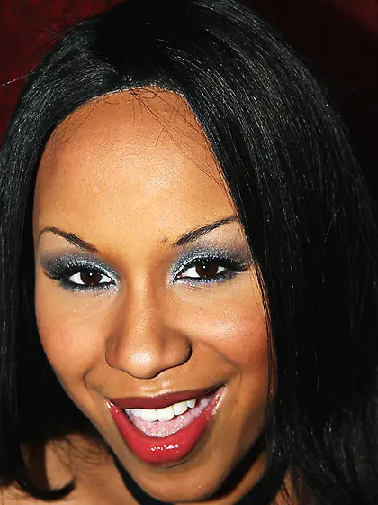 Plum Latina in corset and stockings Tia Cherry has sex with a di