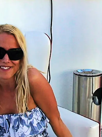 Jackie Bell gets off her wet bikini and masturbates to have mult