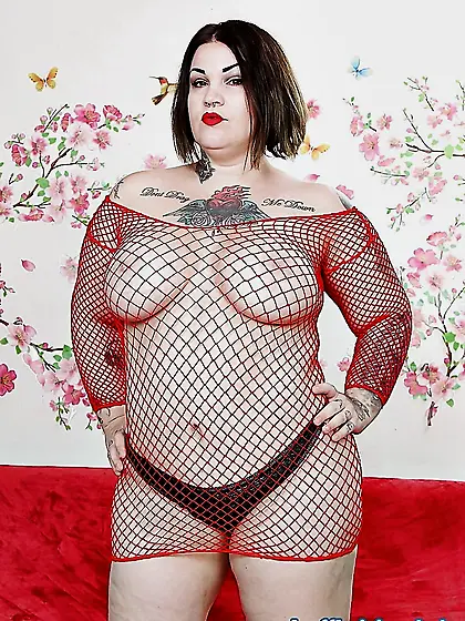 Plumper slut Nova Jade gets fucked deep and good