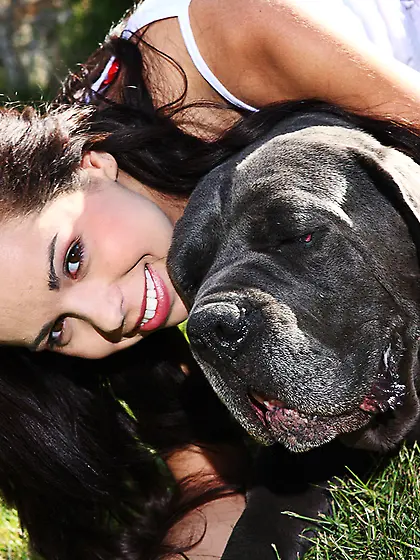 Jessica Koks goes for a naked walk with her big dog to masturbat