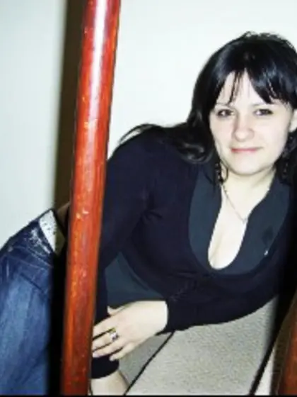 28 yo brunette Niky.