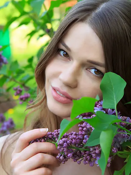 Flawless wench shows cute