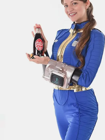Latina cosplay Fallout Vault uniform