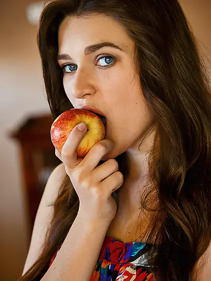 Leggy girl foaming at the crotch just thinking about you