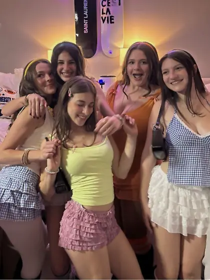 Legs for stroking the tip until it erupts