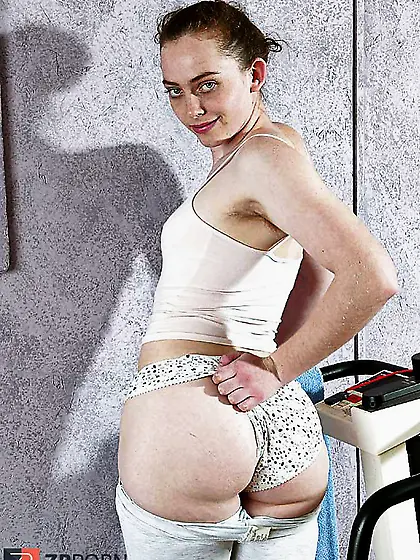 SUPER HOT AND UNSHAVED - MOLLY