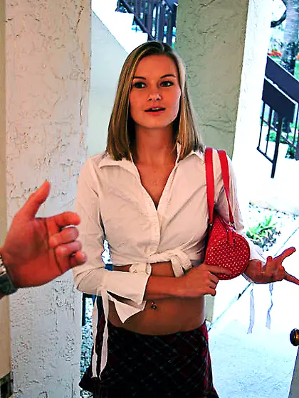 Blue-eyed blonde fanni fucked