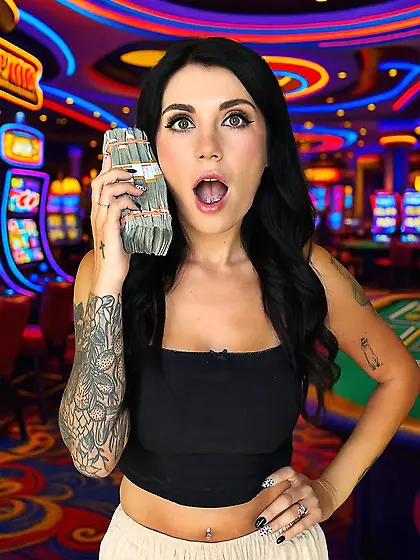 Kayla Najvar of Omfg slots