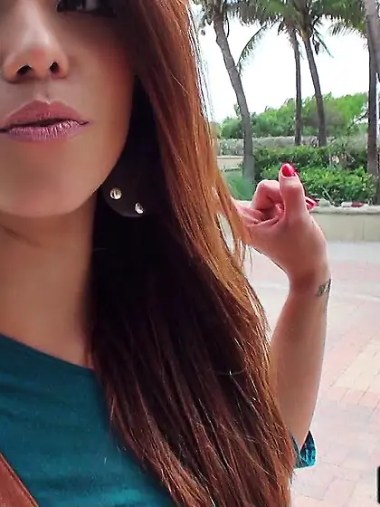 Seducing Latin bimbo Isabella Taylor is moving her nice and deli