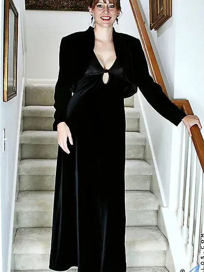 Baring her office outfit just at the stairs filthy Justinte Anil