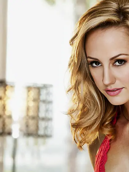 Blonde with big bouncing boobs Brett Rossi spreads wider to have