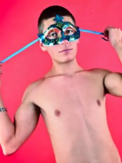 Brunette joey perform anal