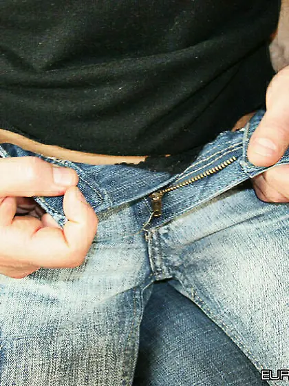 Candy Blond spreads her sexy legs for the camera and jumps on st