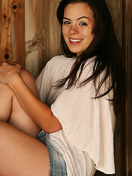 Young brunette white top