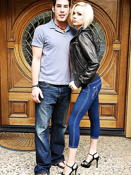 Kinky blonde lassie is ready to give blowjob to her lover during